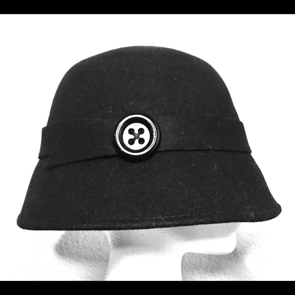 Cloche Hat Black Wool with Button